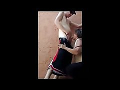 Filmando la mamada de la prostituta en el callejón