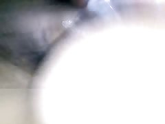 Joven China cremas sobre gallo un rato a caballo