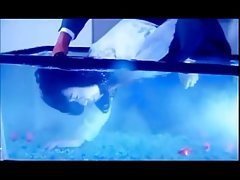 Servidumbre de agua y cuerda asiática colegiala teen